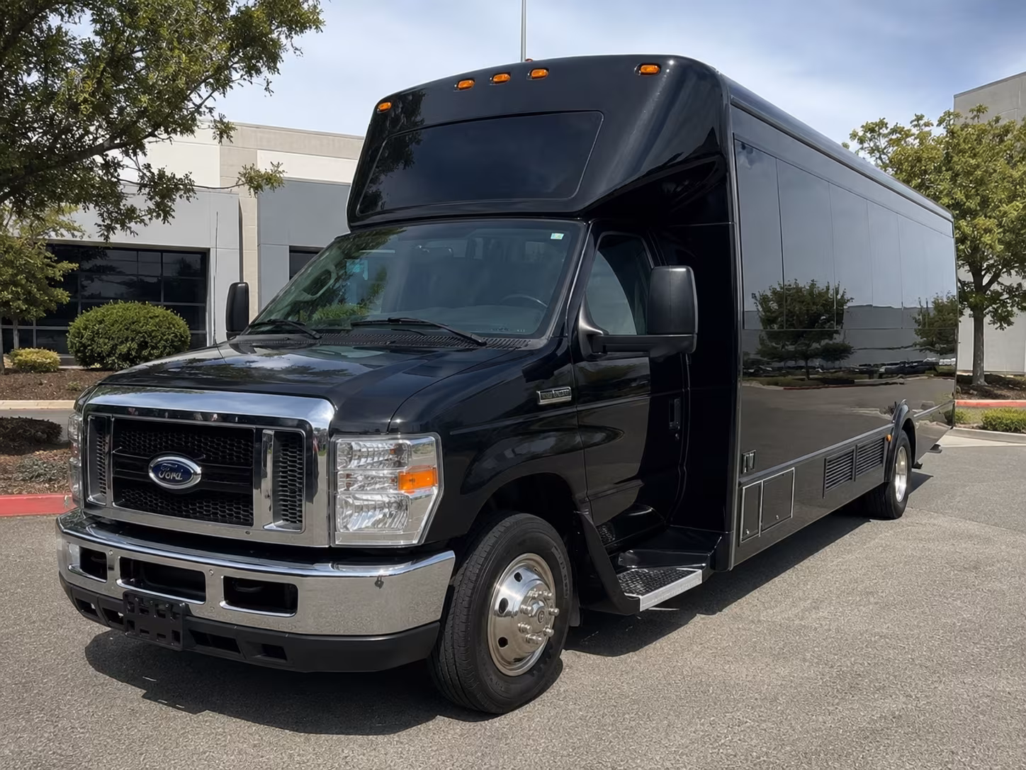coeur dalene night on town party bus rental